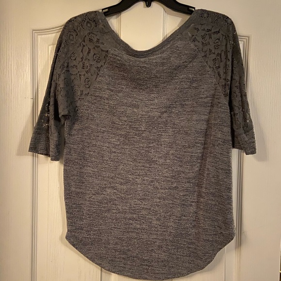 Hollister Sweatshirt Sweater - Picture 4 of 4